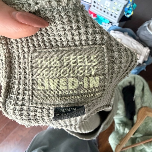 American Eagle Seriously Lived In Waffle Knit An Oversized Crewneck Size Medium - Picture 3 of 10